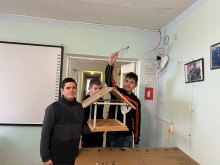 Учні Торецького професійного ліцею проходять психосоціальне розвантаження, майструючи годівнички для птахів