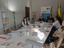 На засіданні обговорюють основні напрями проведення Міжнародної акції «16 днів проти насильства» в Донецькій області