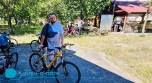 Дмитро Шинкар з велисипедом