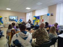 Слова вдячності та підтримки до присутніх висловлює начальник відділу соціального забезпечення населення та охорони здоров’я Великоновосілківської селищної ради Вікторія Воробцова