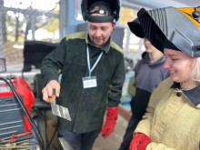 Студенти Краматорського вищого професійного училища під час практичного відпрацювання  навичок