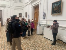 Учасники заходу у Дніпрі під час екскурсії у історичному музеї