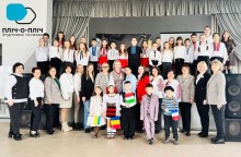 Спільне фото. Представники громад та учні Солотвинської громади.