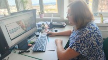Гопка Валентина, заступник начальника відділу обслуговування громадян № 15 Головного управління Пенсійного фонду України в Донецькій області розповіла про соціальні послуги, виплати та допомоги що надаються органами Пенсійного фонду України ветеранам війни, членам сімей загиблих (померлих) Захисників і Захисниць України, військовослужбовцям, звільненим з полону