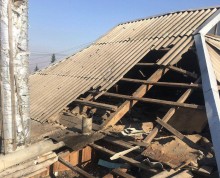 Пошкоджена покрівля після ворожого обстрілу