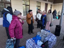 Евакуйовані донеччани на вокзалі у Франківську