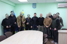 Вадим Філашкін нагороджує співробітників СБУ