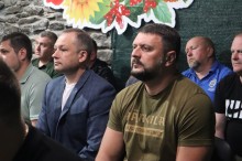 Представники військових адміністрацій, громад та комунальних підприємств, які залучені в будівництво оборонних споруд.