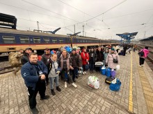 Мешканці Донеччини, яких увакуювали потягом