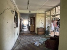 Зруйнована житлова будівля після ворожого обстрілу