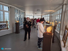 У Гостомелі відкрилась виставка «Скорботний шлях Бахмута: мистецтво, що говорить серцем».