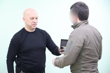 Вадим Філашкін нагороджує співробітників СБУ