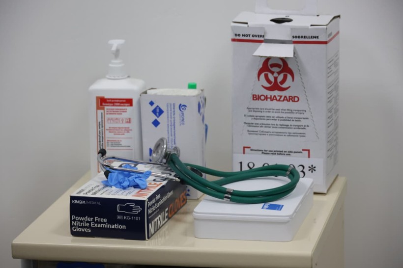 Медичні прилади та засоби дезінфекції.