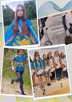 Колаж з чотирьох фотографій, на яких зображені спортсмени збірної України. Спортсменка тримає прапор України у себе на плечах, сертифікати та медалі спортсменів, нагородження переможців.