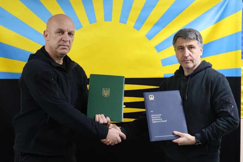 Вадим Філашкін підписує меморандум з очільником Закарпатської ОДА