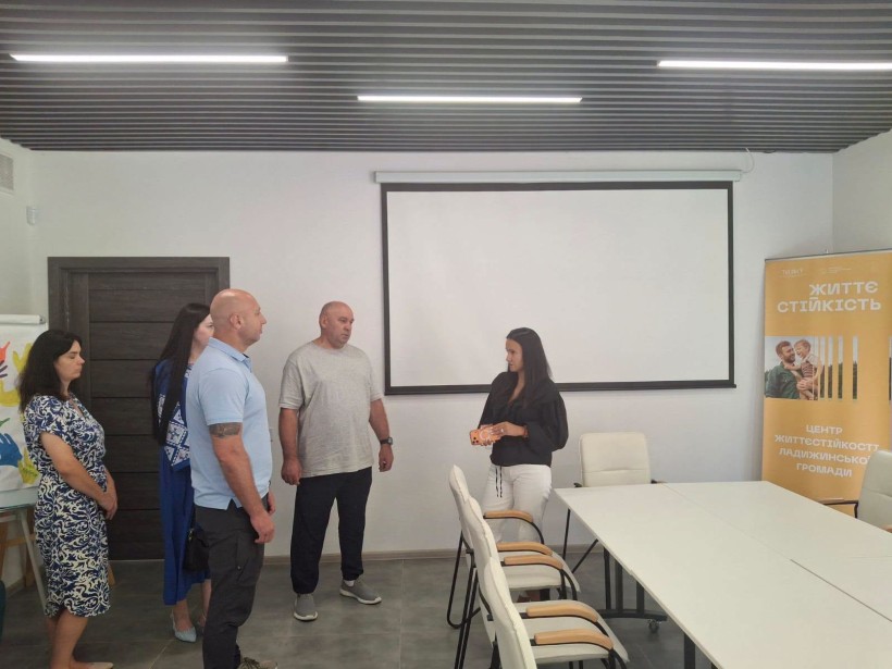 Представники Вугледарської громади відвідують соціальні об'єкти у Ладижині