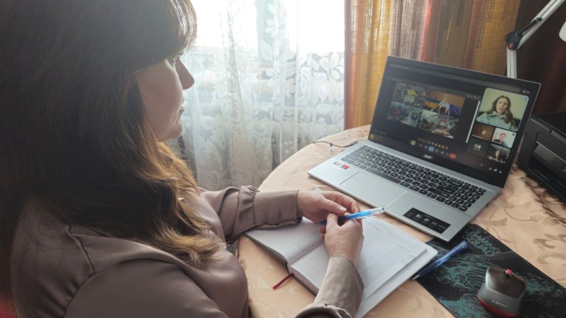 Учасниця просвітницької лекції