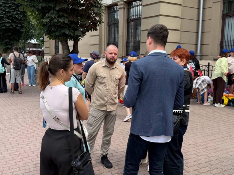 Фото учасників з пластового табору "Земля велетнів"