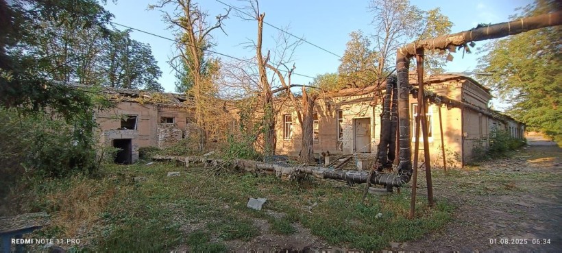 Будівля після обстрілу
