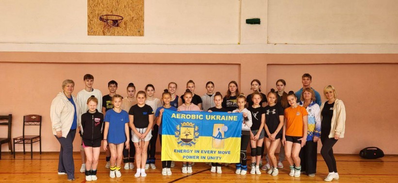 Спвльне фото дітей на спортивних зборах у Ворохті