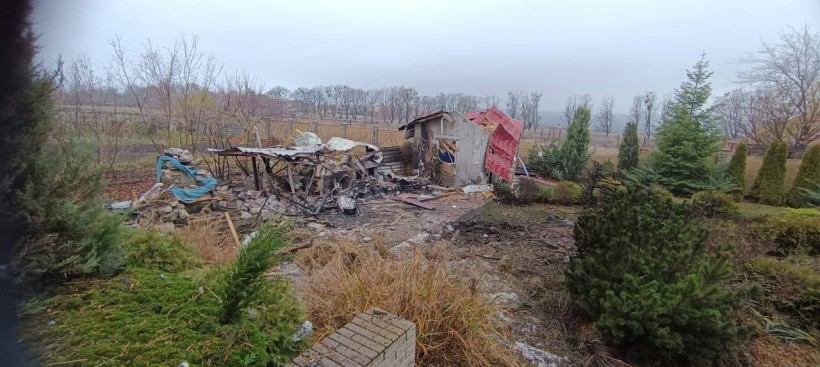 Подвір'я, зруйноване ударом окупантів