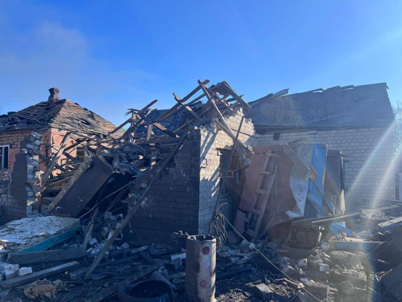 Пошкоджені будинки після ворожого обстрілу у Слов'янську
