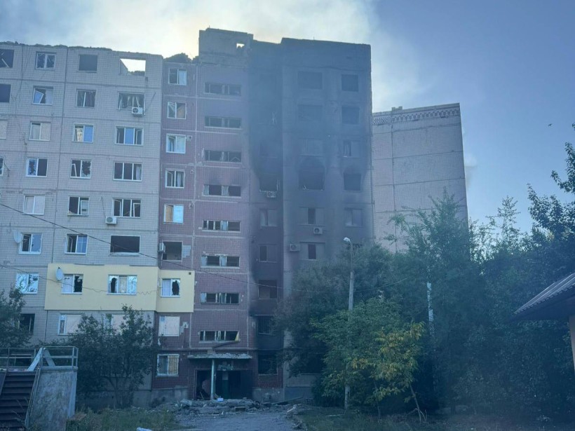 Багатоповерховий будинок, зруйнований окупантами