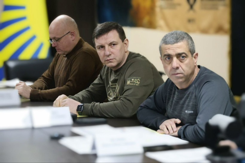 Юрій Винокуров, Юрій Ключка та Павло Челпих під час засідання Ради оборони Донецької області