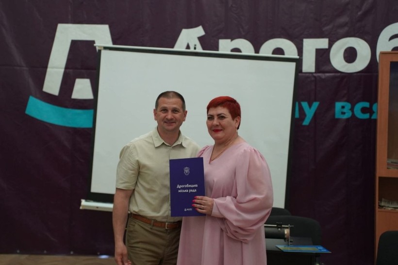 Вручення нагород та подяк освітянам під час святкування ювілею Донецького національного технічного університету у Дрогобичі