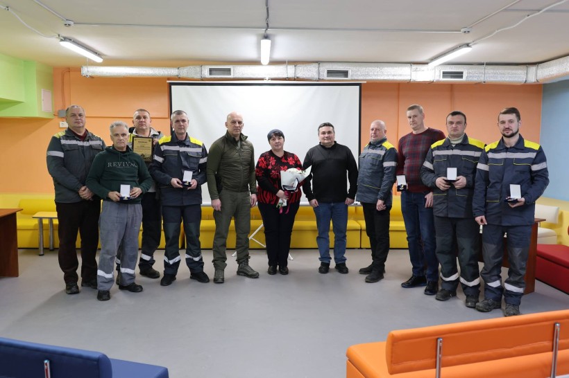 Вадим Філашкін нагороджує співробітників ДТЕК