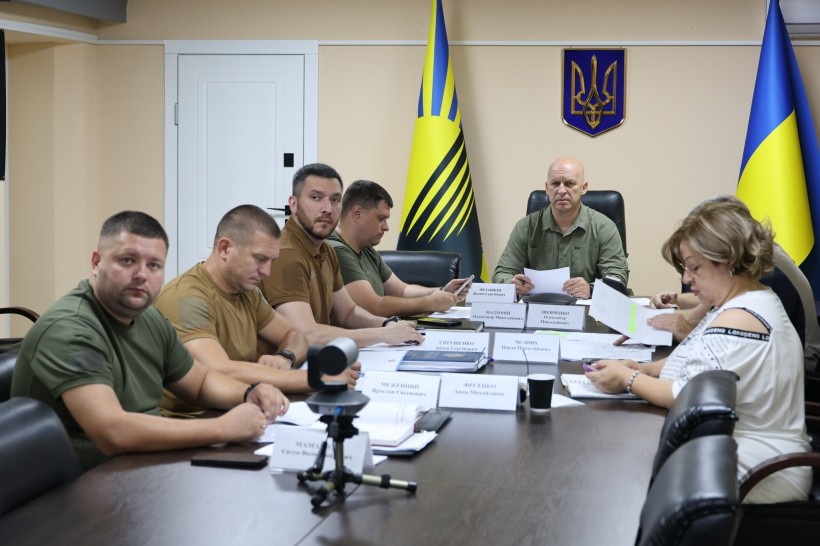 Учасники засідання Ради оборони Донецької області