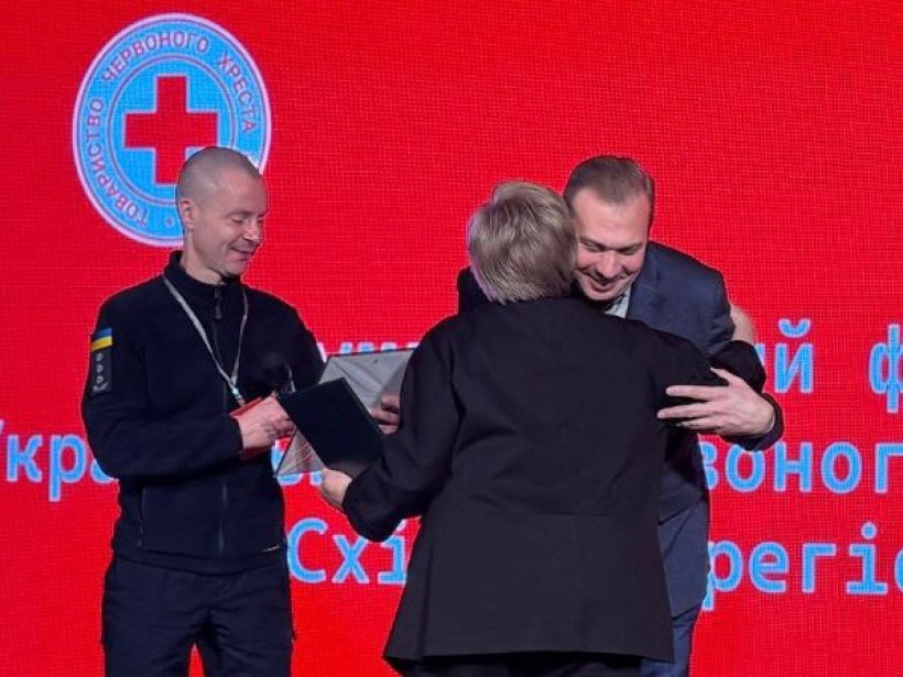 Заступник голови Донецької облдержадміністрації Олександр Шевченко вітає учасників заходу