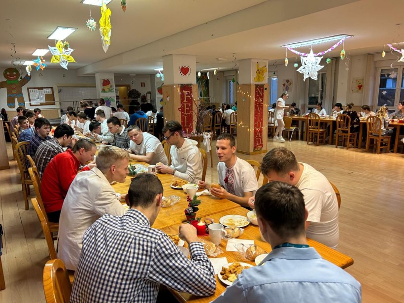 Святкова вечеря для вихованців Дружківського дитячого будинку-інтернату