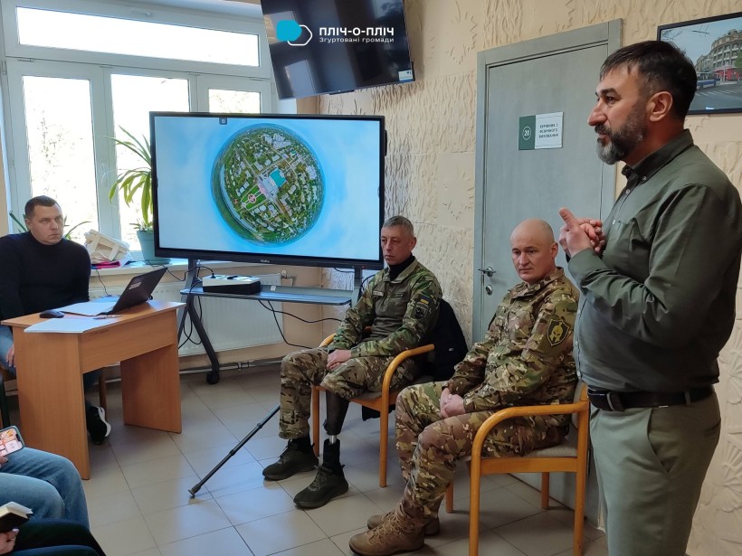 Ветерани Гощанської громади Олег Юрчук та Сергій Шиманський на зустрічі