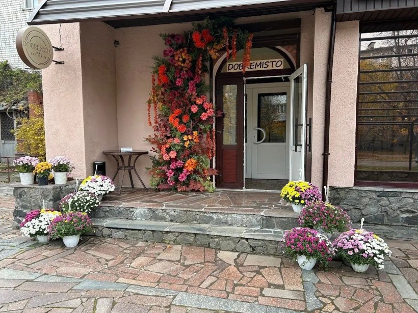 Після переїзду до Горішніх Плавнів Тетяна Запорожець відкрила кафе «DOBREMISTO»