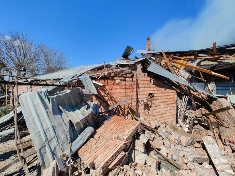 Руїни будинка після ворожого обстрілу