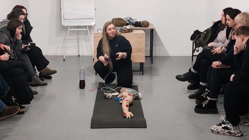 Учасники відпрацьовують алгоритми дій у змодельованих ситуаціях, наближених до реальних умов.