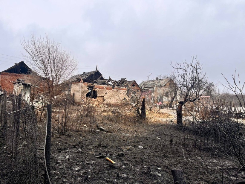 Зруйновані будинки після ворожих обстрілів