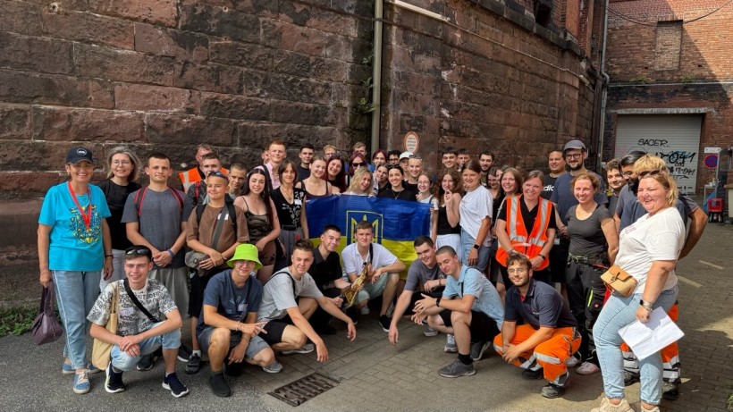 Учасники навчальної поїздки під час знайомства з роботою німецької залізниці.