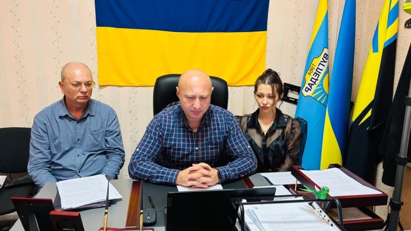 Сергій Новіков- начальник Вугледарської міської військової адміністрації разом з представниками МВА бере участь у зустрічі