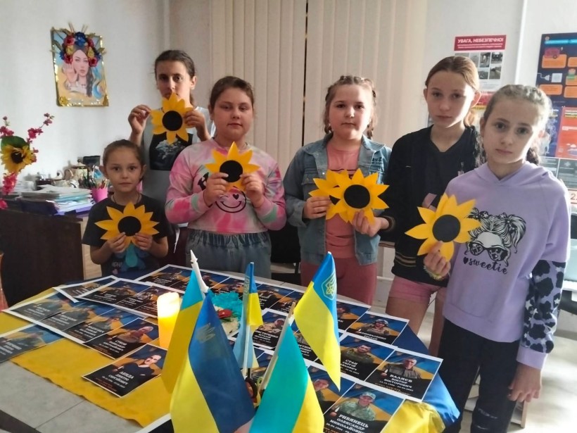 Для молоді Олександрівської громади організовано тематичний майстер-клас «Сонях пам'яті»