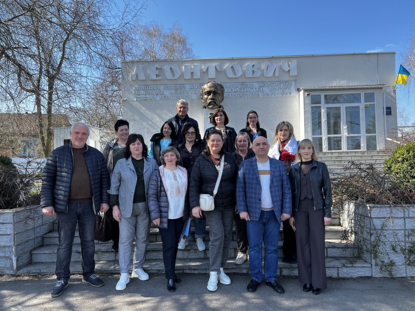 Спільне фото делегації.