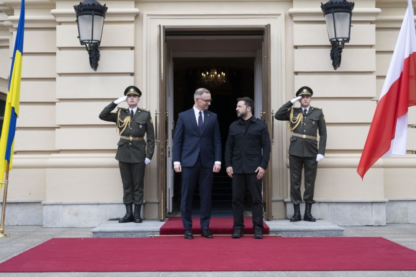 Президент Польщі Анджей Дуда та Президент України Володимир Зеленський під час зустрічі в Києві.
