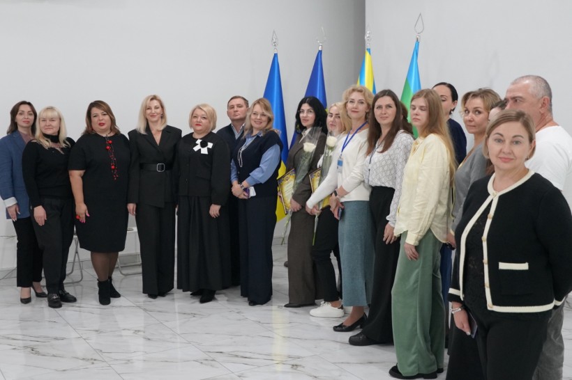 Учасники Дня спільнодії «Дотики підтримки - я стою через зв’язок з іншими людьми», присвяченого Всесвітньому дню ментального здоров’я