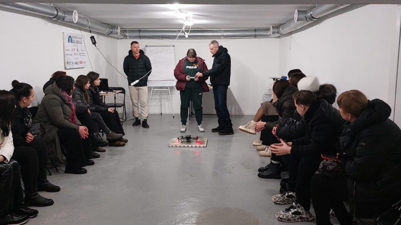 Учасники відпрацьовують алгоритми дій у змодельованих ситуаціях, наближених до реальних умов.