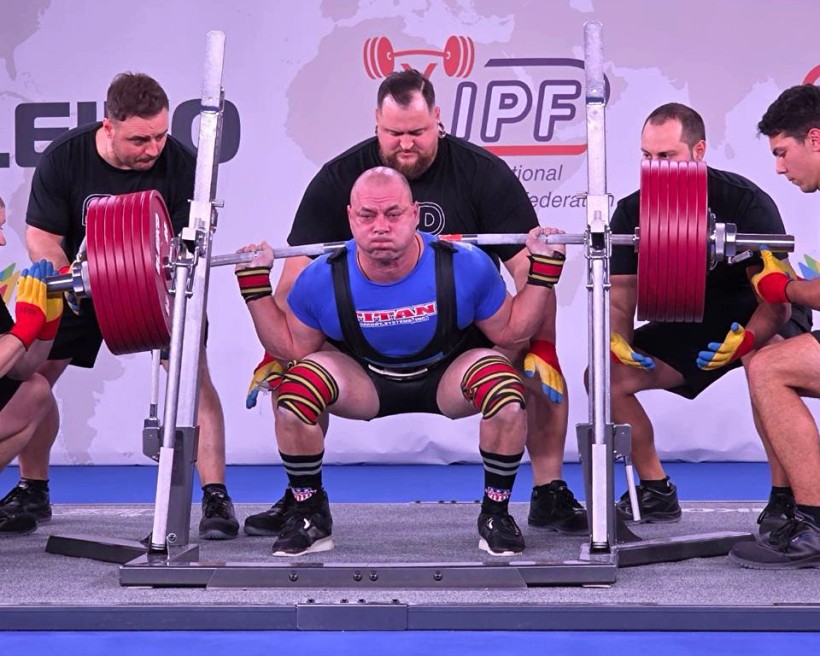 Чемпіон світу з пауерліфтингу Володимир Рисєв визнаний кращим серед неолімпійців Донецької області у листопаді