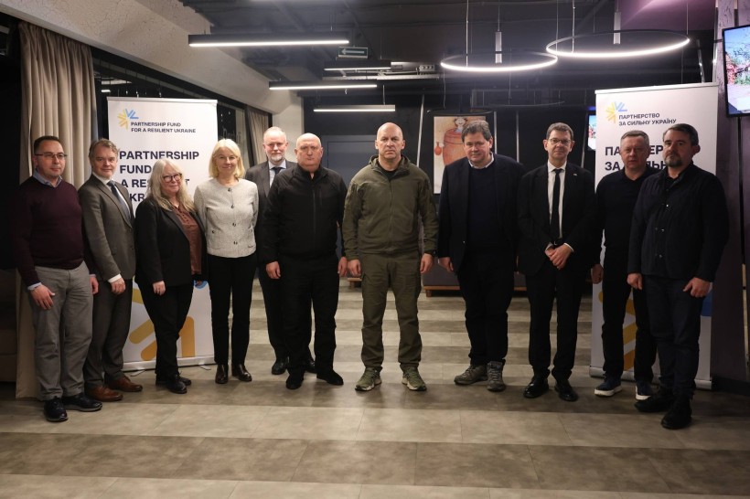 Вадим Філашкін разом з керівниками військових адміністрацій Донеччини зустрівся з делегацією представників іноземних країн-партнерів України