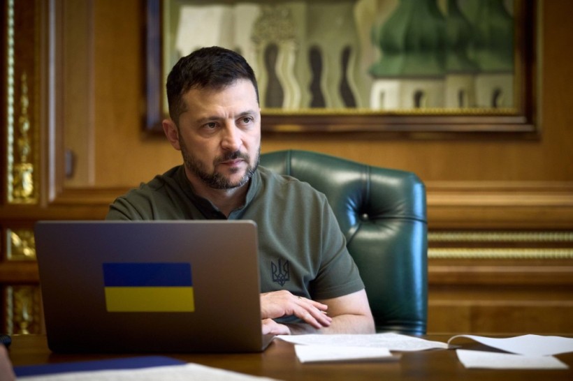 Президент України Володимир Зеленський провів першу телефонну розмову з обраним Президентом Польщі Каролем Навроцьким
