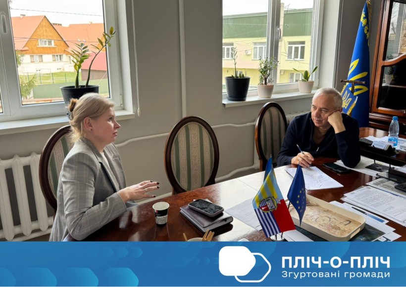 Робоча зустріч начальниці Мангушської селищної військової адміністрації Наталії Воробйової з Солотвинським селищним головою Василем Йовдієм