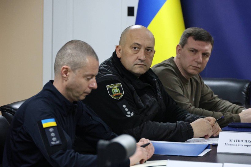 Правоохоронці беруть участь у засіданні Ради оборони Донецької області